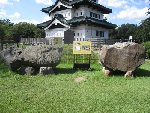 R6hirosaki-ishigaki-stone