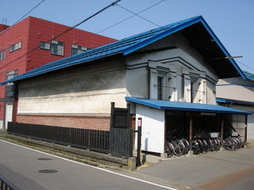 写真：鎌田屋商店（蔵）