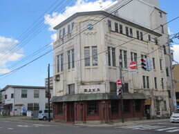 写真：三上ビル（旧弘前無尽社屋）