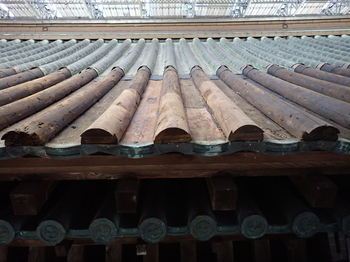 北の郭北門西面屋根銅板取外し状況の画像