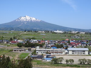 大和沢小から見る岩木山