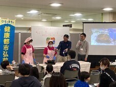 令和７年度食育フェスティバル調理実演写真